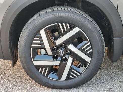 New 2026 Nissan Kicks SV image 7