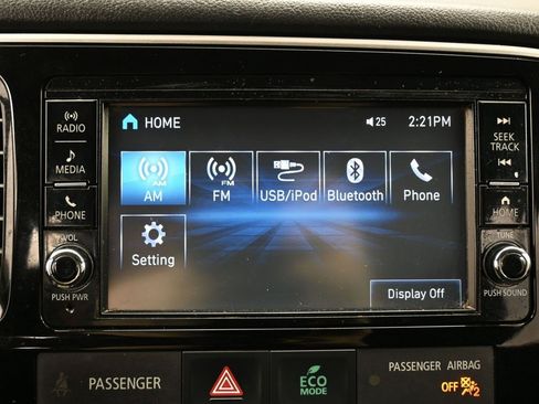 Used 2018 Mitsubishi Outlander ES image 29