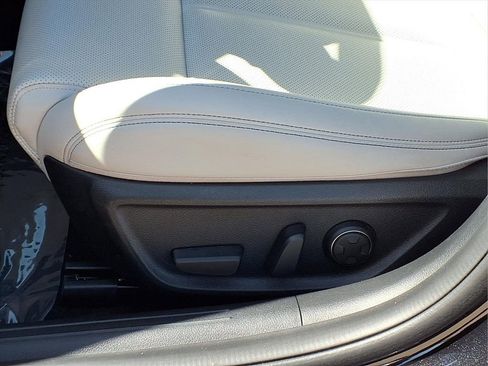 Used 2024 Genesis G70 2.5T RWD image 23