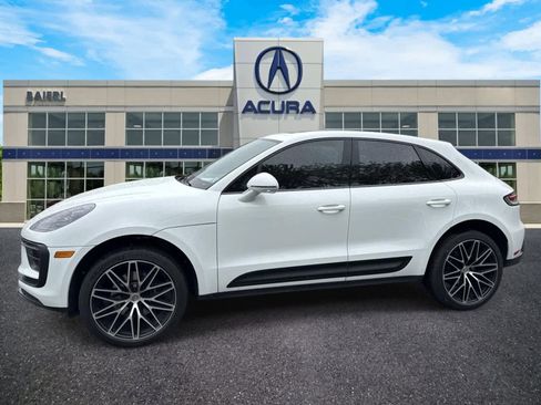 Used 2024 Porsche Macan AWD/4WD image 2