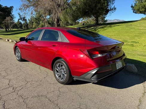 Used 2024 Hyundai Elantra SEL image 8