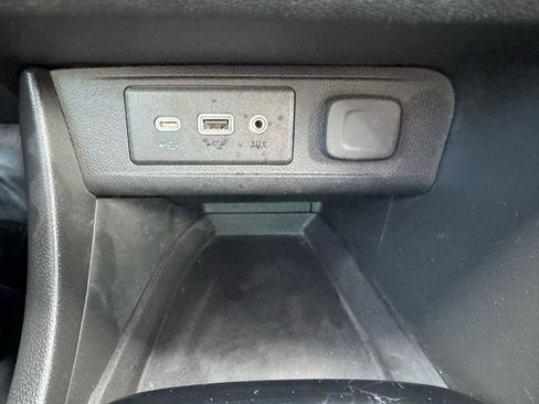 Used 2023 Buick Encore GX Select w/ Sport Touring Package FWD image 23
