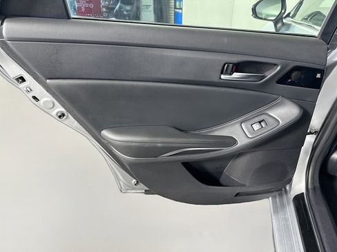 Used 2020 Toyota Avalon XSE image 26