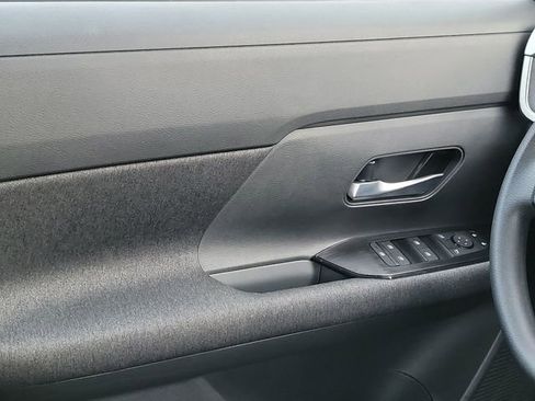 Used 2025 Nissan Kicks SV image 19