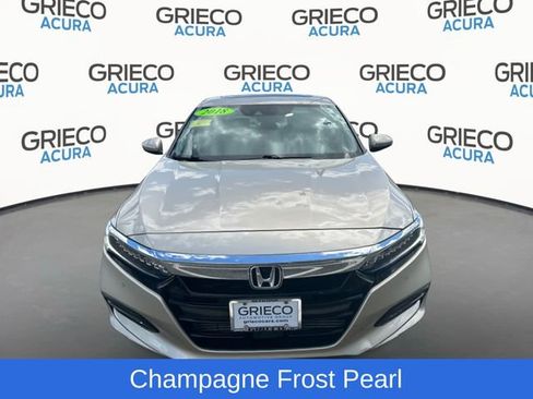 Used 2018 Honda Accord Touring image 4