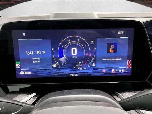 Used 2025 Chevrolet Suburban RST RWD image 22