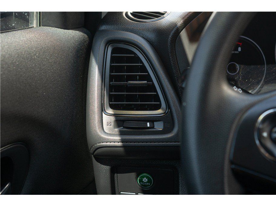 Used 2020 Honda HR-V LX image 11