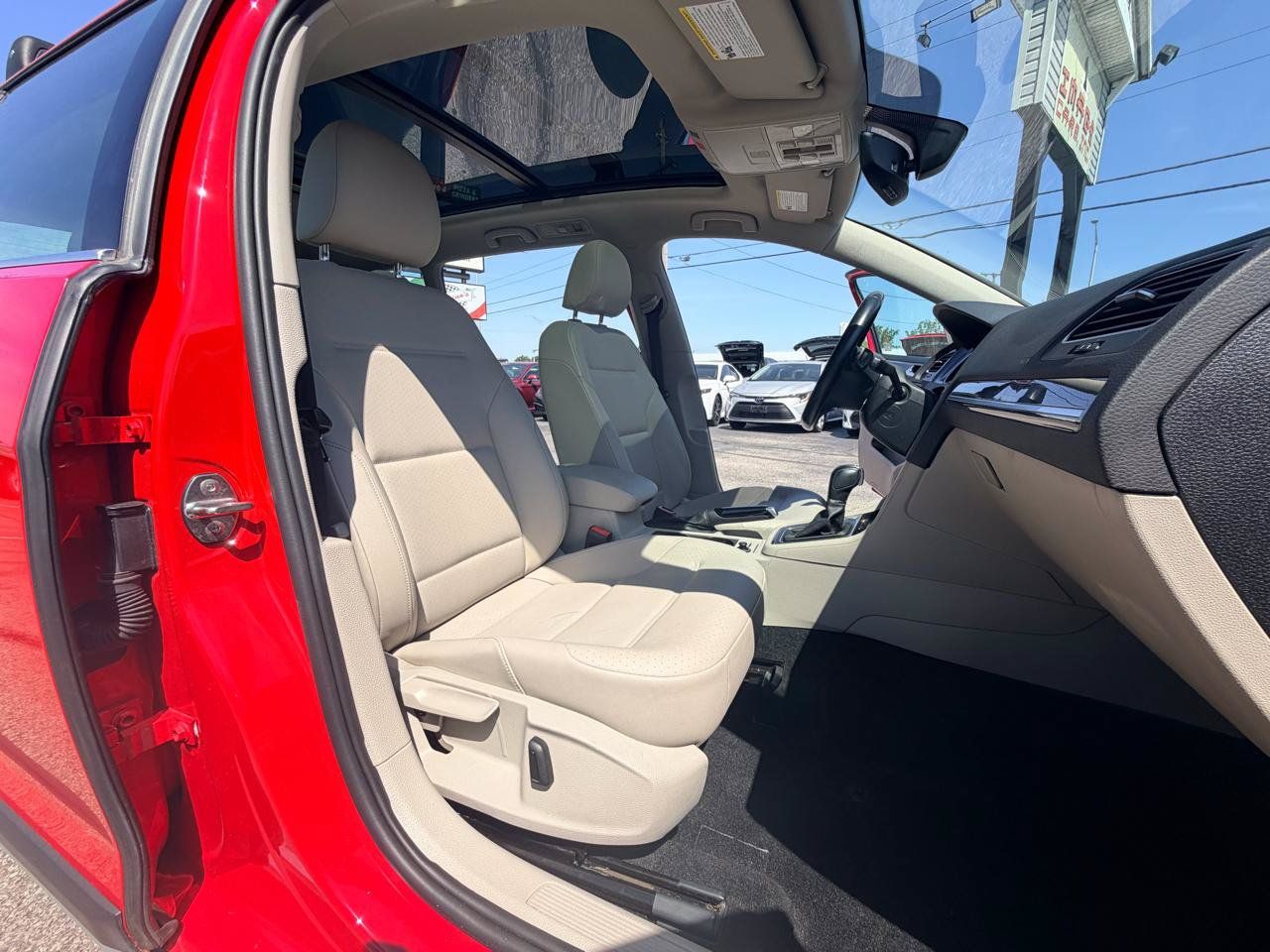 Used 2019 Volkswagen Golf Alltrack SE AWD/4WD image 17
