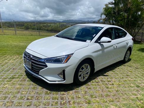 Used 2020 Hyundai Elantra SE w/ Cargo Package (C1) FWD image 3