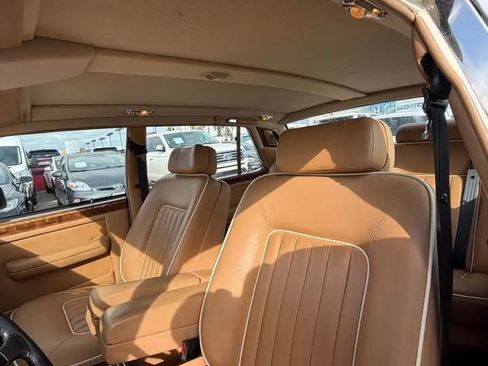 Used 1988 Rolls-Royce Silver Spur image 9