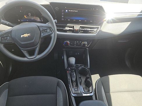 Used 2025 Chevrolet TrailBlazer LT FWD image 9