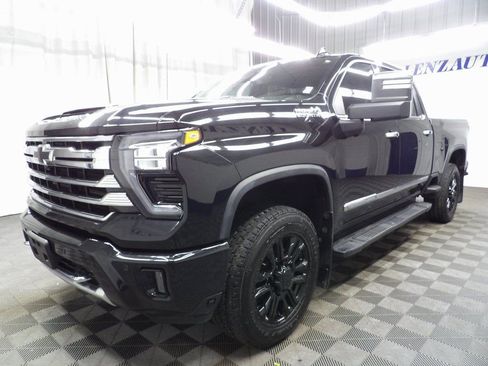 Used 2024 Chevrolet Silverado 2500 High Country image 6