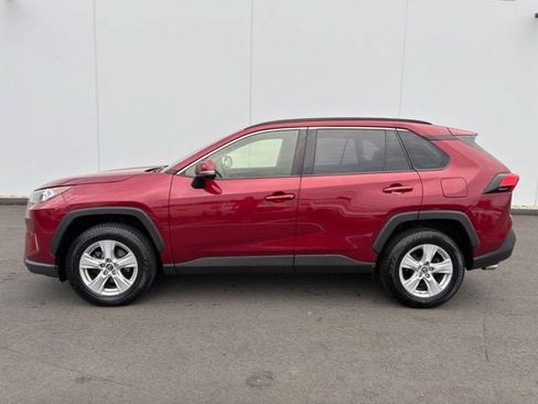 Used 2019 Toyota RAV4 XLE AWD/4WD image 10