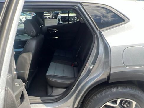 New 2026 Chevrolet Trax LT w/ LT Convenience Package FWD image 10