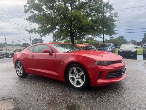 Used 2016 Chevrolet Camaro LT RWD image 4