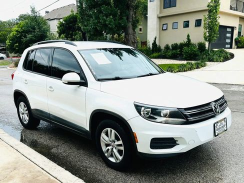 Used 2017 Volkswagen Tiguan S FWD image 1