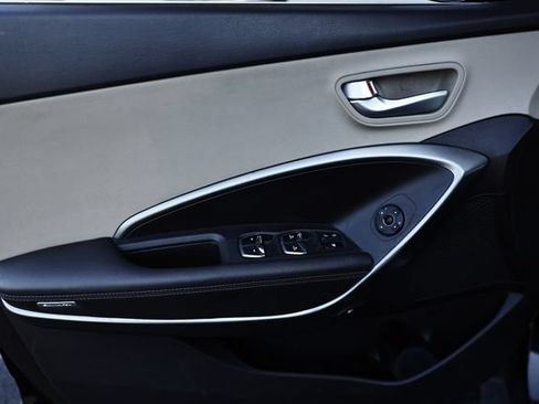 Used 2018 Hyundai Santa Fe SE w/ SE Premium Package 02 FWD image 15
