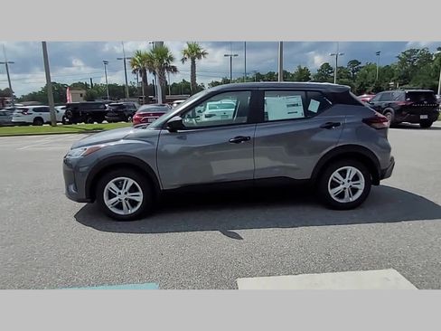 New 2025 Nissan Kicks Play S image 26