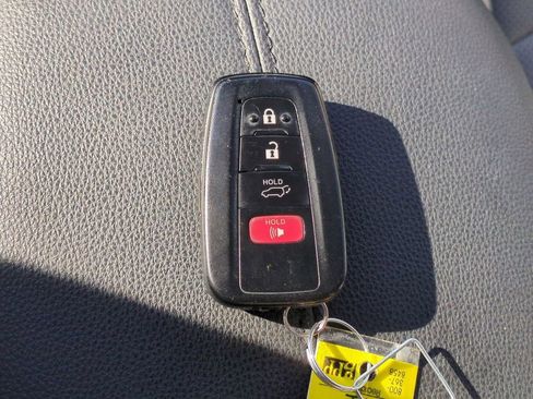 Used 2019 Toyota RAV4 Limited image 31