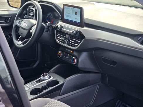 Used 2022 Ford Escape SE image 6