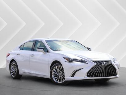 Used 2025 Lexus ES 300h w/ Luxury Package