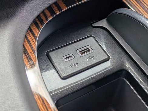 Used 2023 Cadillac Escalade ESV Premium Luxury w/ Performance Package image 25