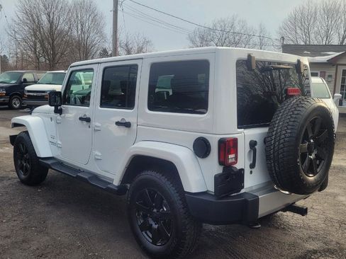 Used 2017 Jeep Wrangler Unlimited Sahara w/ Connectivity Group image 6