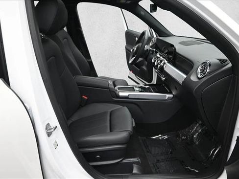 Certified 2026 Mercedes-Benz GLB 250 4MATIC image 30