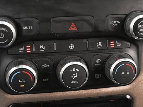 Used 2019 RAM 1500 Laramie image 29