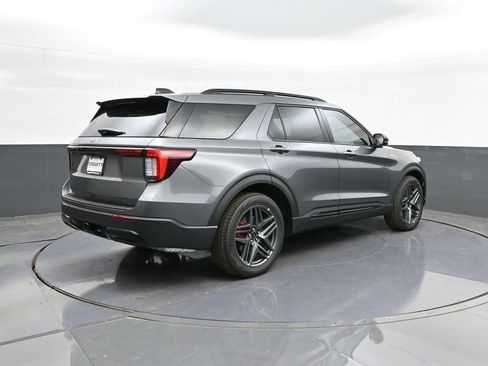 New 2026 Ford Explorer ST-Line w/ ST-Line Street Pack image 11