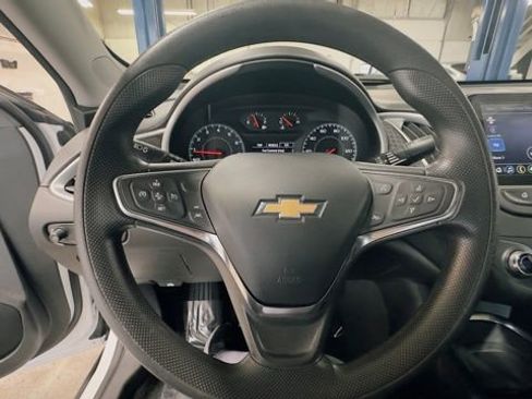 Used 2024 Chevrolet Malibu LT image 18