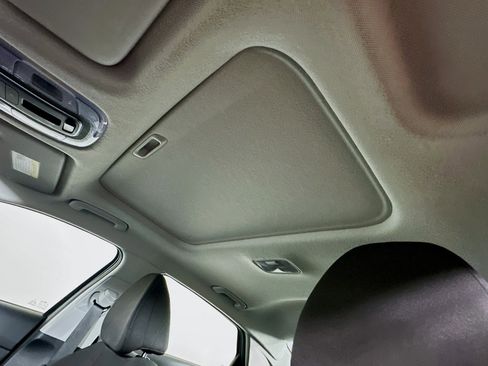 Used 2025 Hyundai Elantra SEL image 26