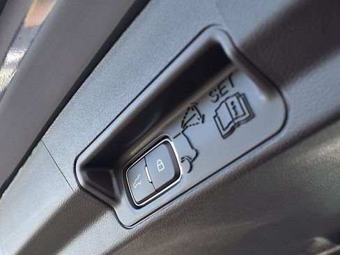 New 2026 Ford Explorer Active w/ Active Comfort Package image 28