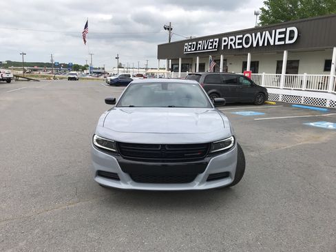 Used 2022 Dodge Charger SXT w/ Blacktop Package image 2
