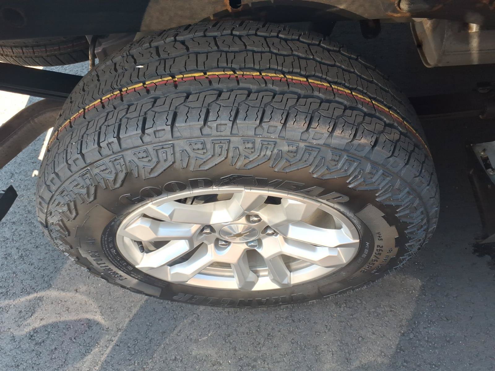 Used 2024 Chevrolet Silverado 1500 LT AWD/4WD image 6
