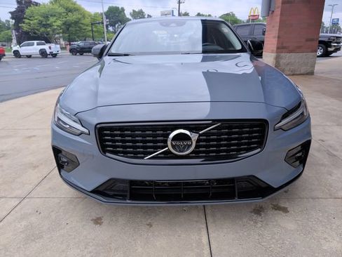 Used 2022 Volvo S60 B5 Momentum AWD/4WD image 11