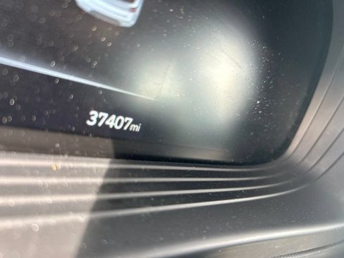 Used 2025 Hyundai Venue SEL FWD image 8