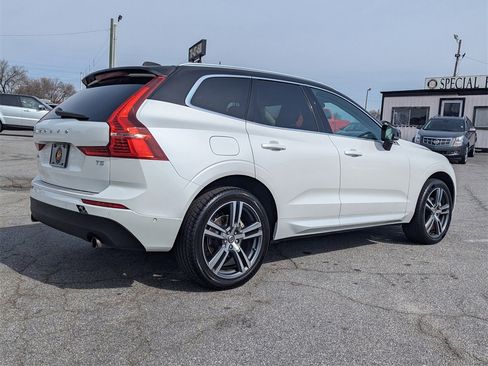 Used 2019 Volvo XC60 T5 Momentum w/ Multimedia Package image 5