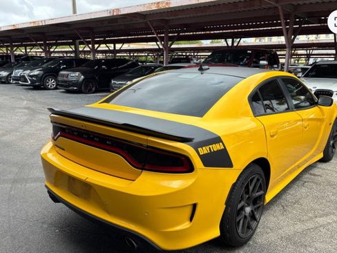 Used 2018 Dodge Charger R/T image 7