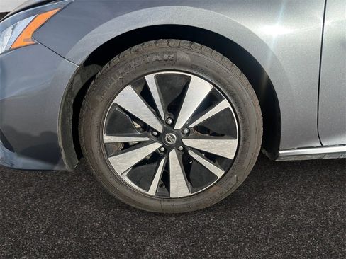Used 2022 Nissan Altima 2.5 SV image 14