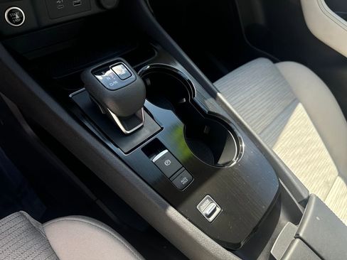 Used 2023 Nissan Rogue SV image 22