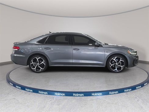 Used 2022 Volkswagen Passat 2.0T R-Line image 5