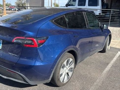 Used 2021 Tesla Model Y Long Range AWD/4WD image 2
