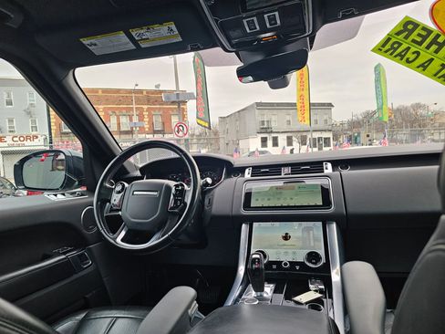 Used 2020 Land Rover Range Rover Sport HSE image 17