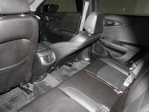 Used 2025 Chevrolet Malibu LT FWD image 23