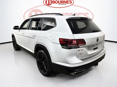 Used 2023 Volkswagen Atlas SE w/ Black Wheel Package AWD/4WD image 8