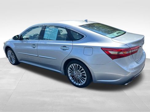 Used 2016 Toyota Avalon Limited FWD image 3