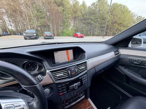 Used 2013 Mercedes-Benz E 350 Sedan image 25
