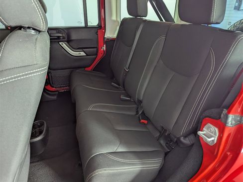 Used 2016 Jeep Wrangler Unlimited Sahara image 26