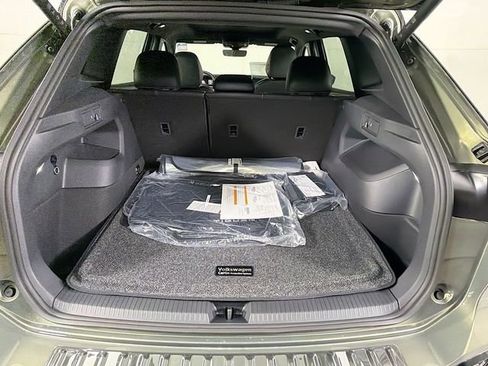 New 2026 Volkswagen Tiguan SE R-Line FWD image 28